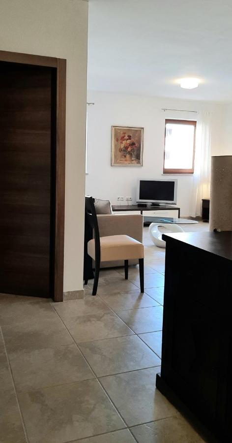 Traumferienwohnung Mit Privatem Pool & Gemuetlicher Grillecke Am Meer, Kroatien, Istrien, Liznjan Bei Medulin - Bester Urlaub An Der Adria, Fuer Paare ภายนอก รูปภาพ
